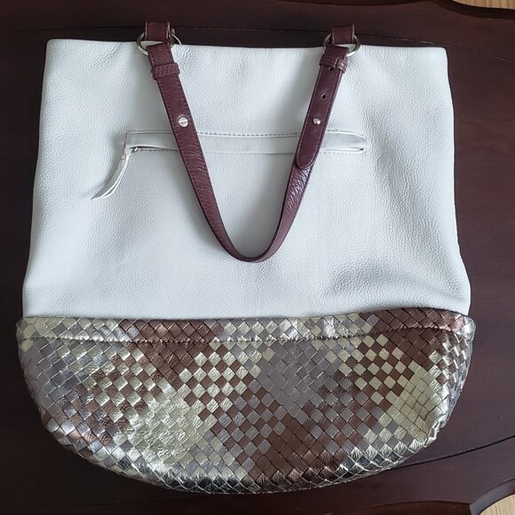 ELLIOTT LUCCA BIG WHITE PEBBLED LEATHER  BAG WITH GOLD TONES DECORATION. - Picture 10 of 12